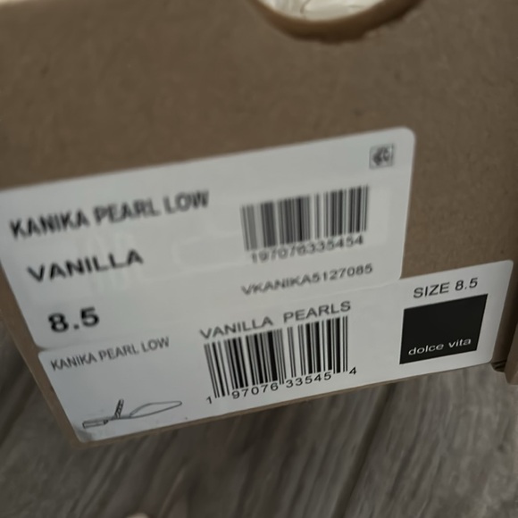 Dolce Vita Wedding shoes - Picture 4 of 6